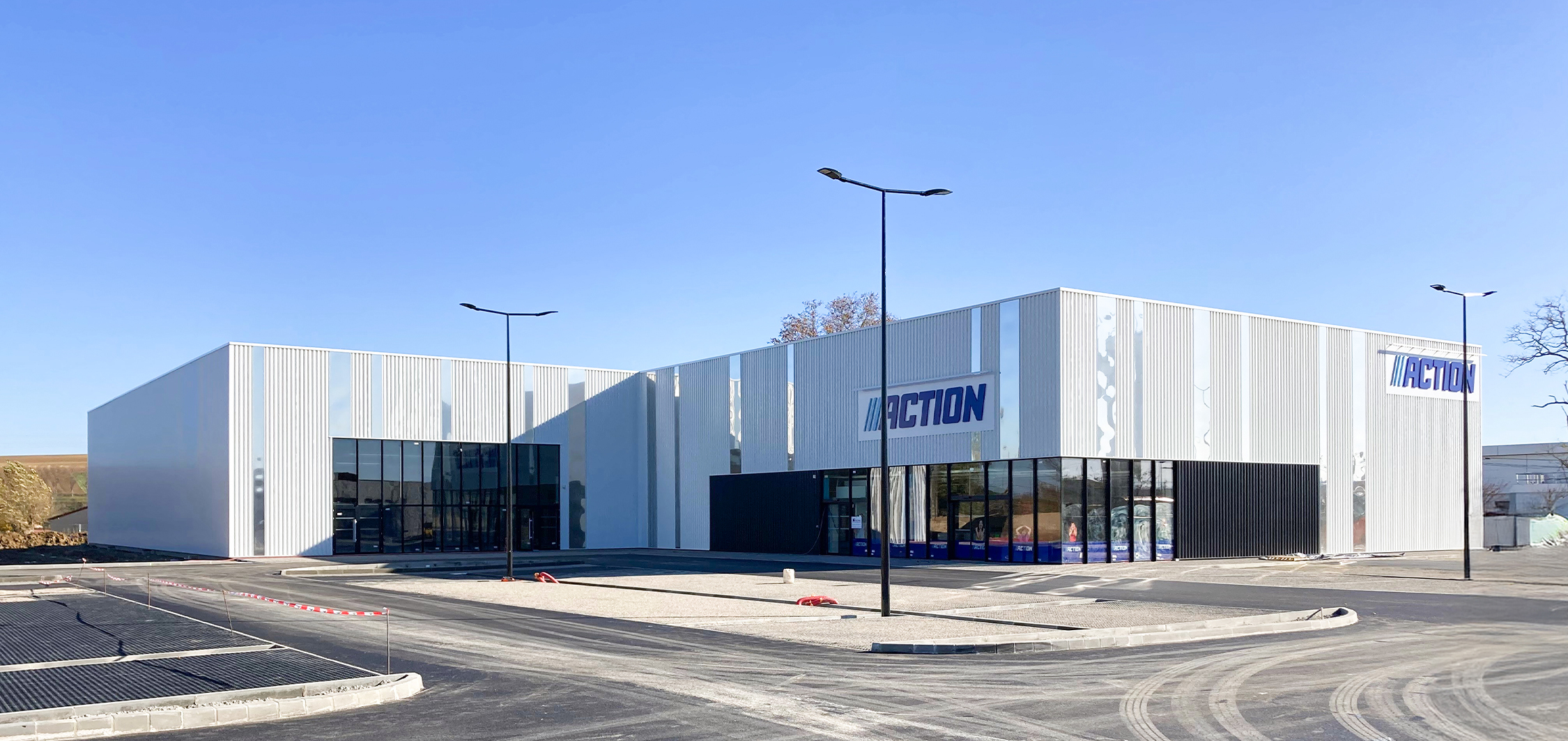 RETAIL PARK - AUTERIVE